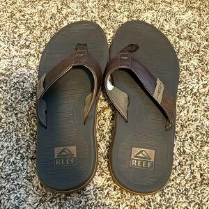 Men’s reef sandals- size 8